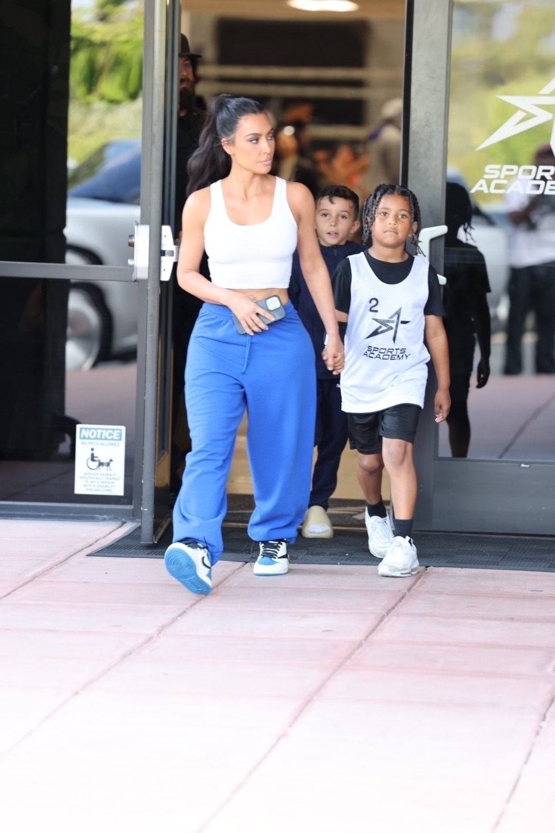 Access_Kardashian_01.jpg