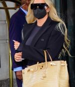 Access_Kardashian_02.jpg