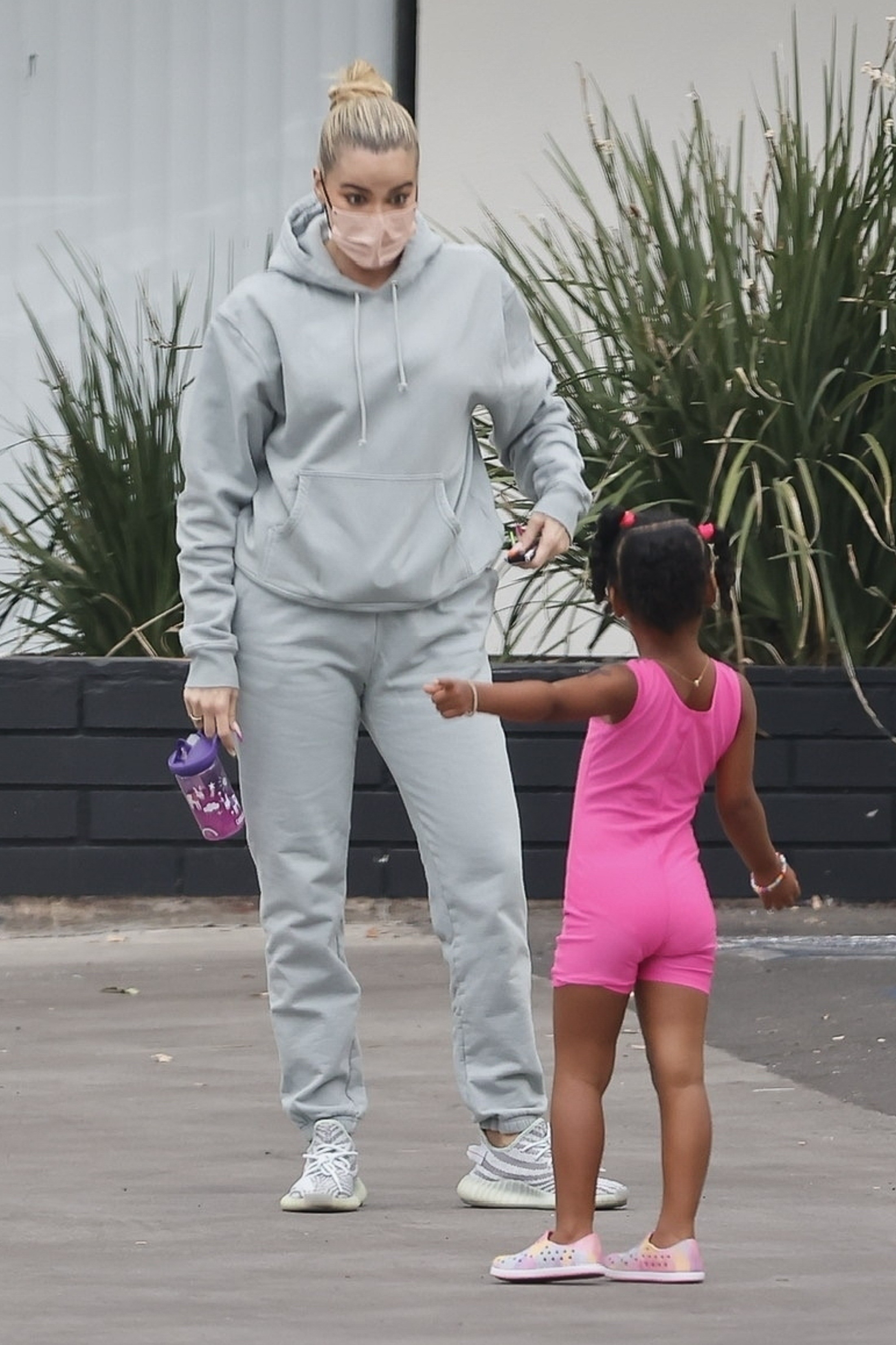 Access_Kardashian_01.jpg