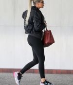 Access_Kardashian_04.jpg