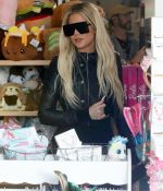Access_Kardashian_04.jpg