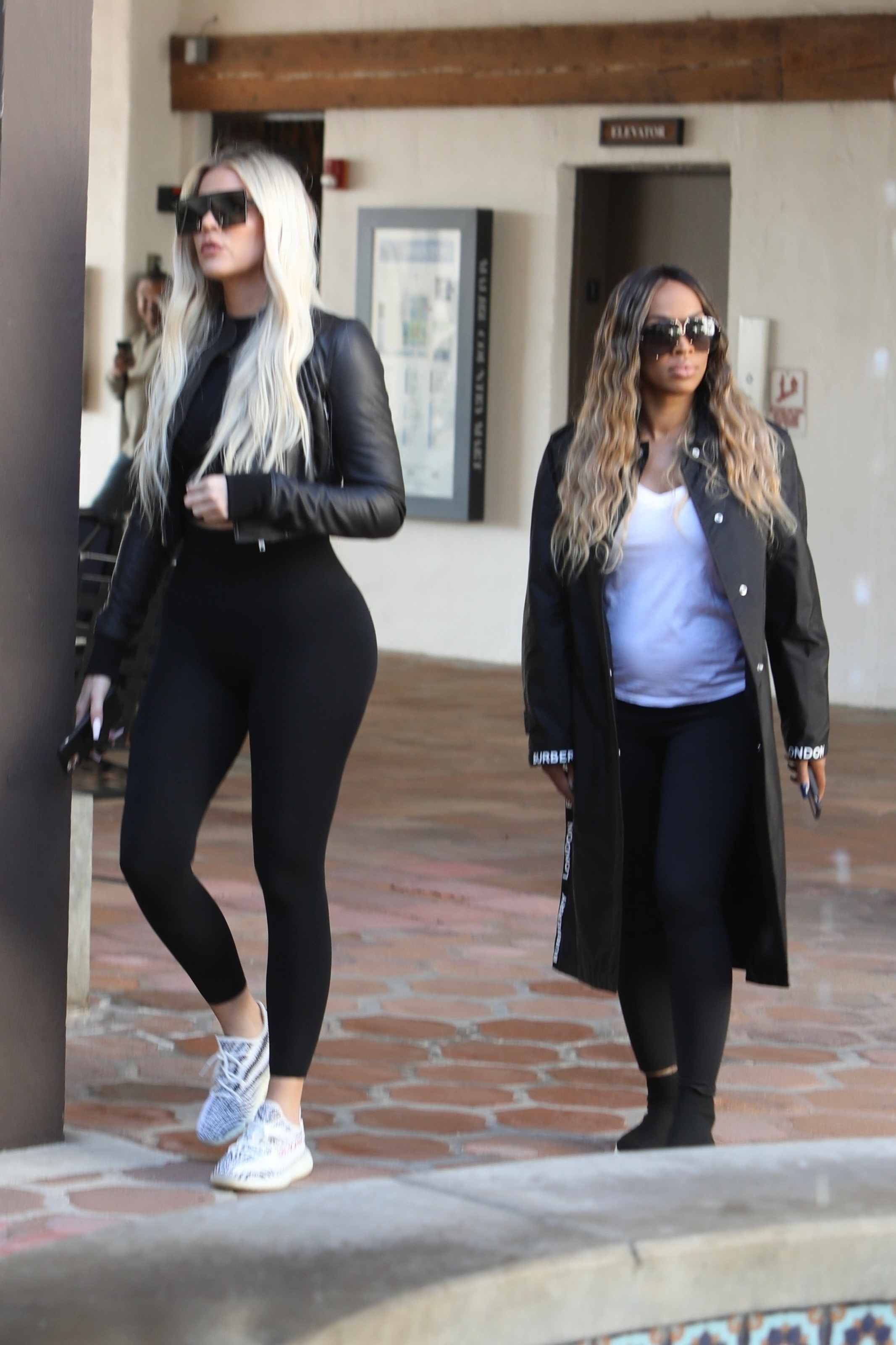 Access_Kardashian_03.jpg
