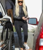 Access_Kardashian_06.jpg