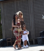 Access_Kardashian_001.jpg