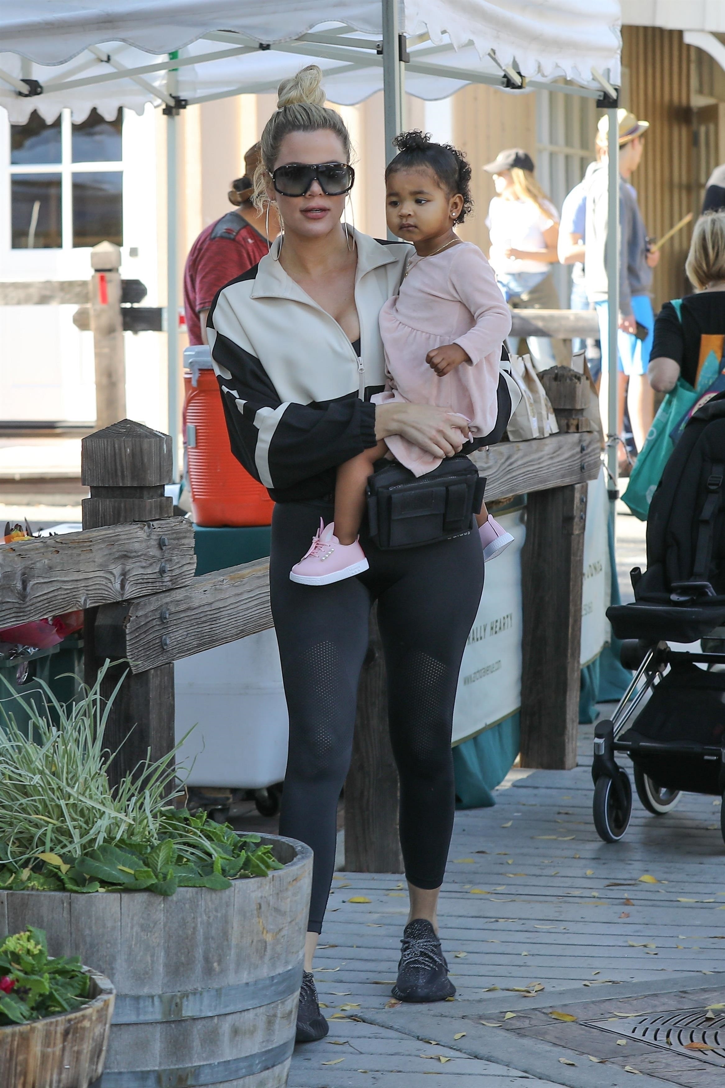 Access_Kardashian_07.jpg