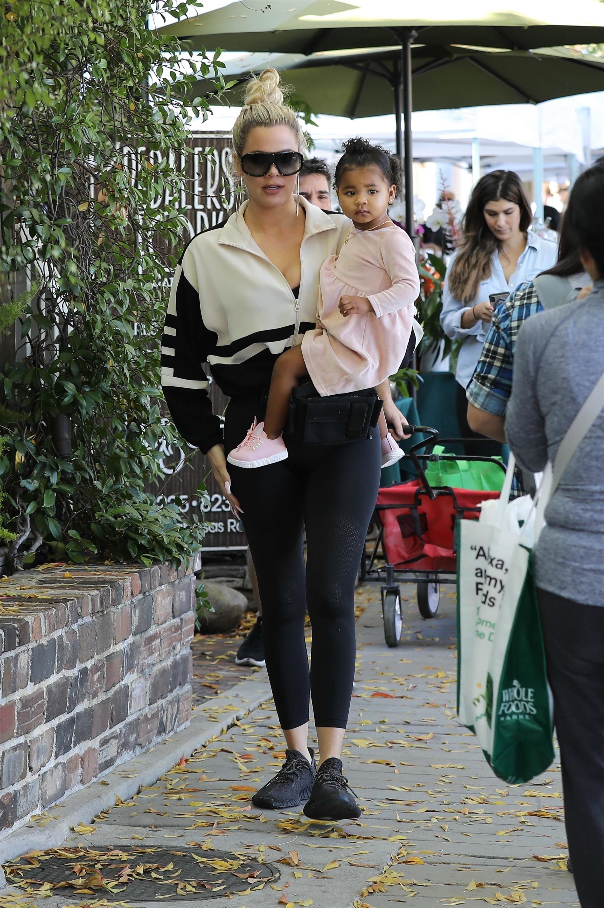 Access_Kardashian_09.jpg