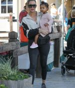 Access_Kardashian_07.jpg