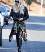 Access_Kardashian_03.jpg