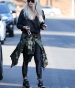 Access_Kardashian_05.jpg