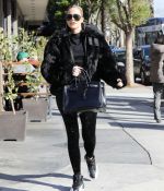 Access_Kardashian_01.jpg