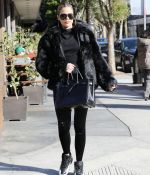 Access_Kardashian_02.jpg