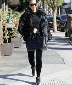 Access_Kardashian_03.jpg