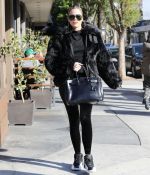 Access_Kardashian_05.jpg