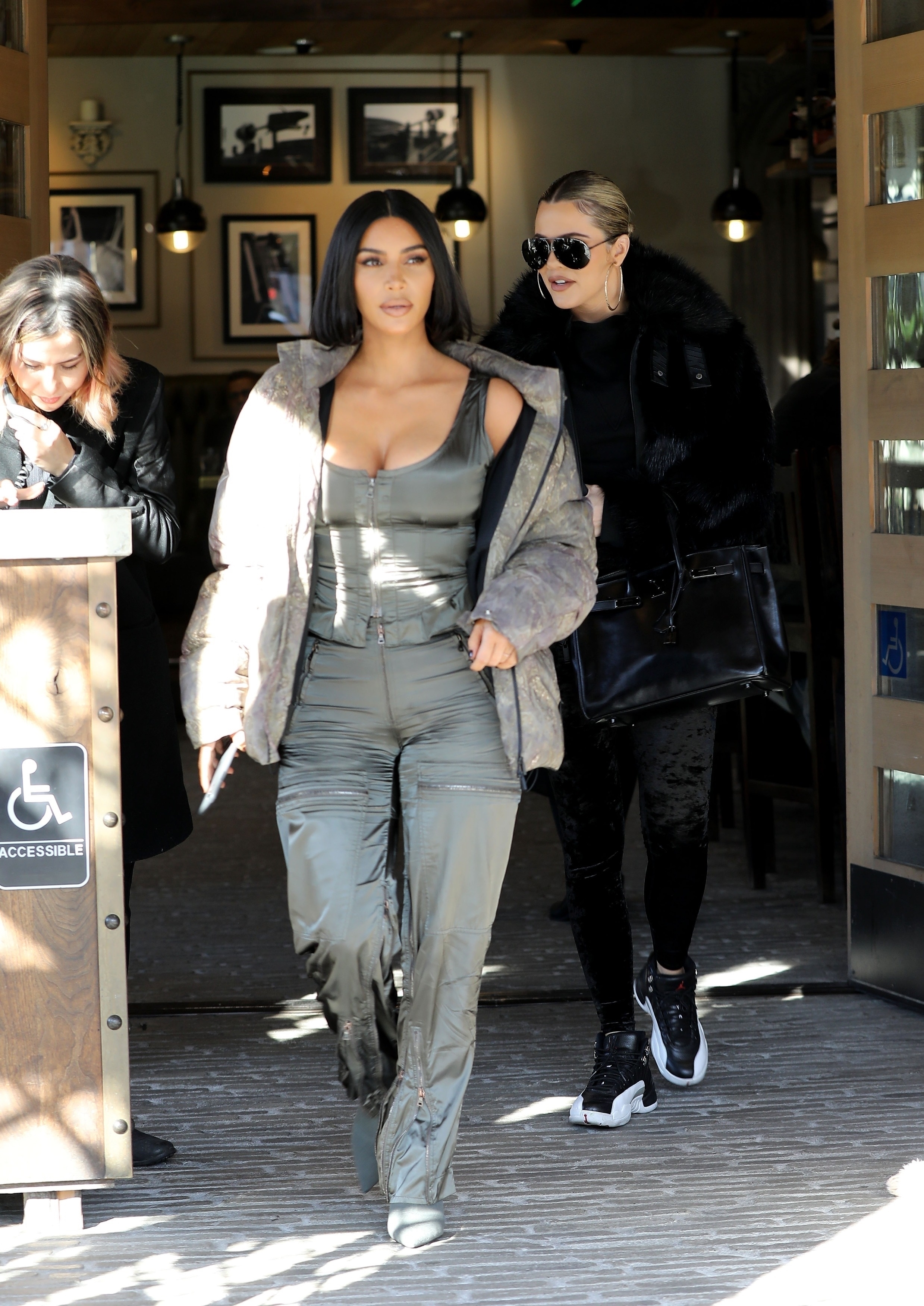 Access_Kardashian_04.jpg