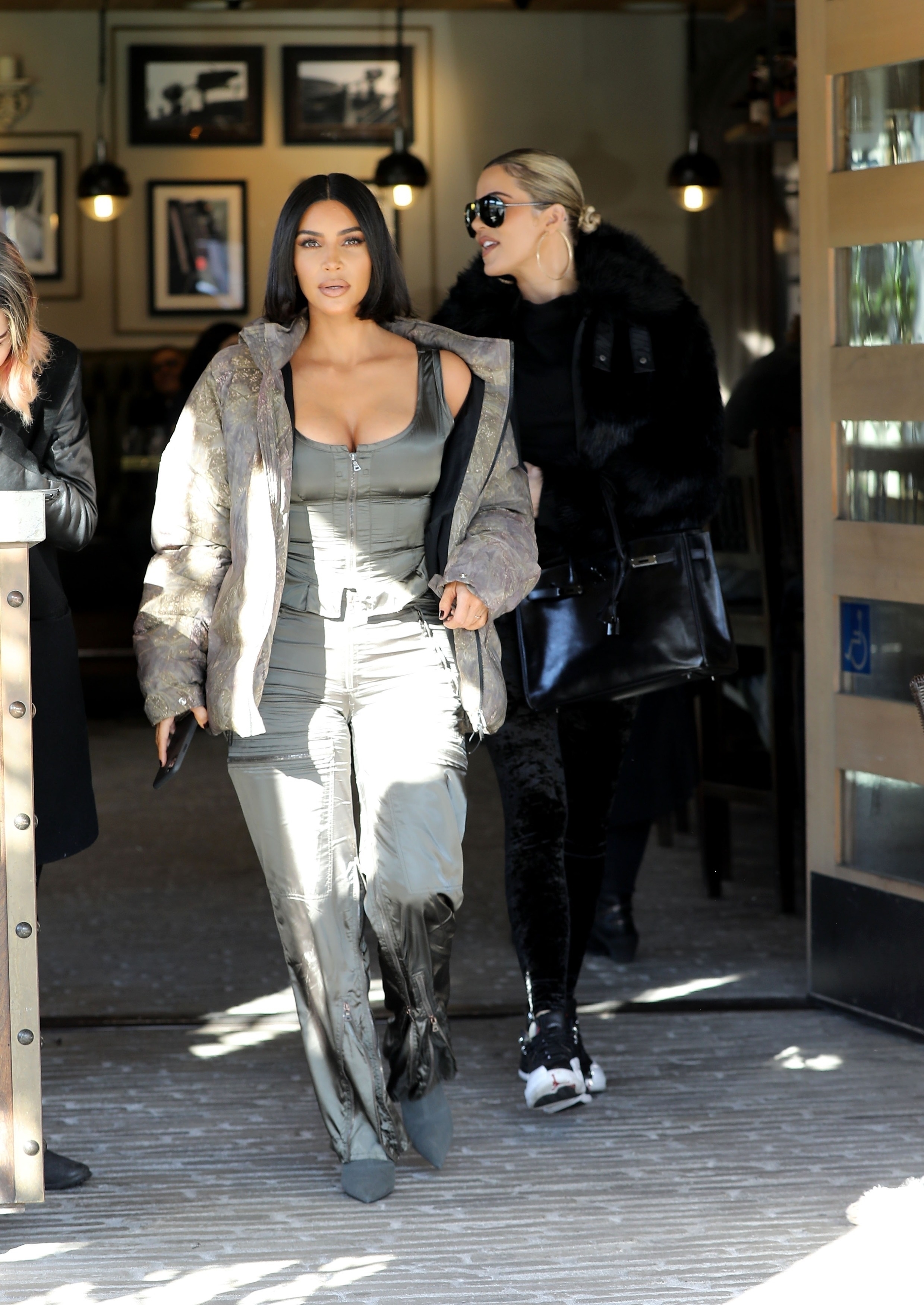 Access_Kardashian_08.jpg
