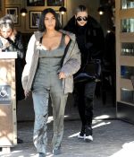 Access_Kardashian_02.jpg