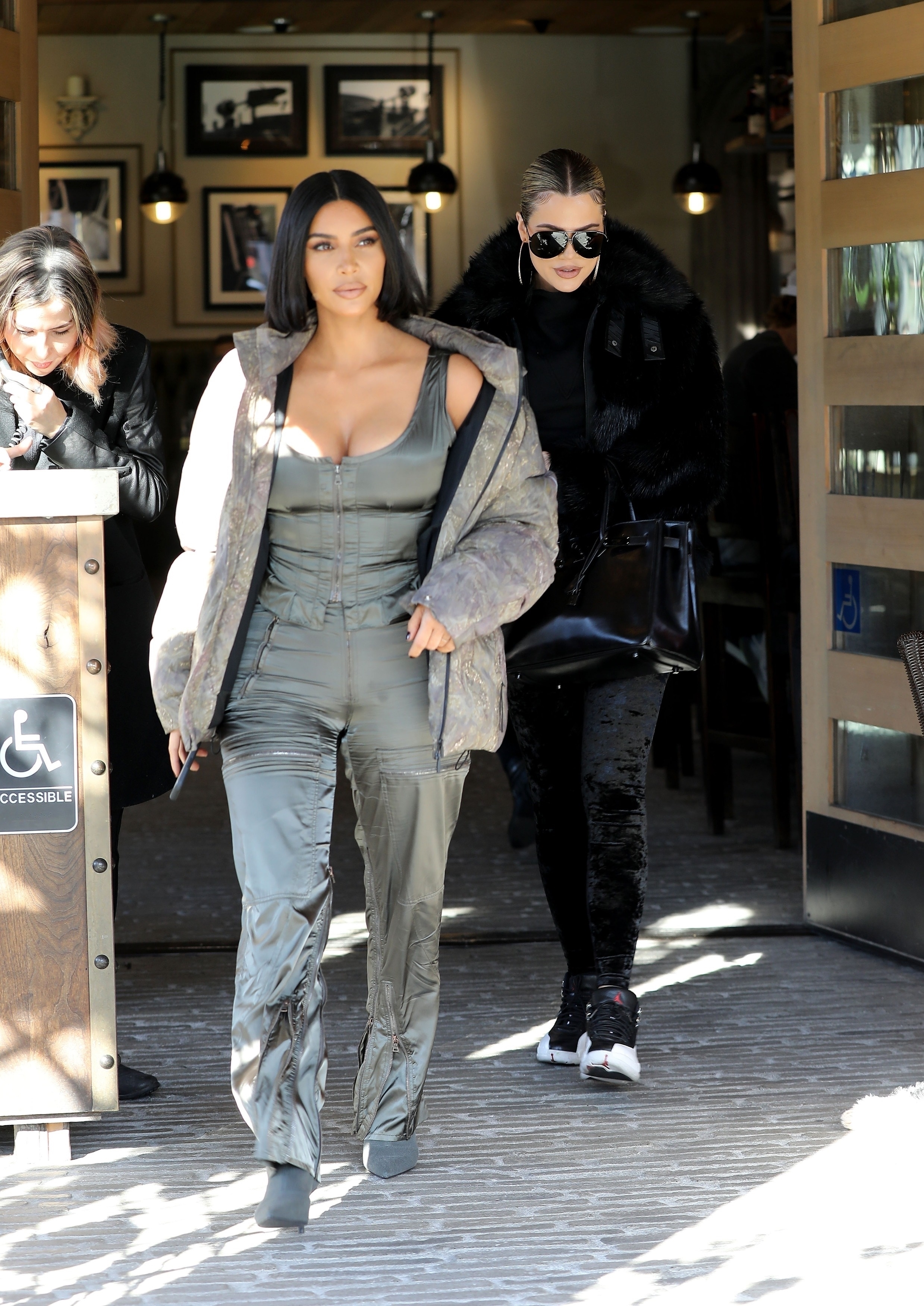 Access_Kardashian_02.jpg