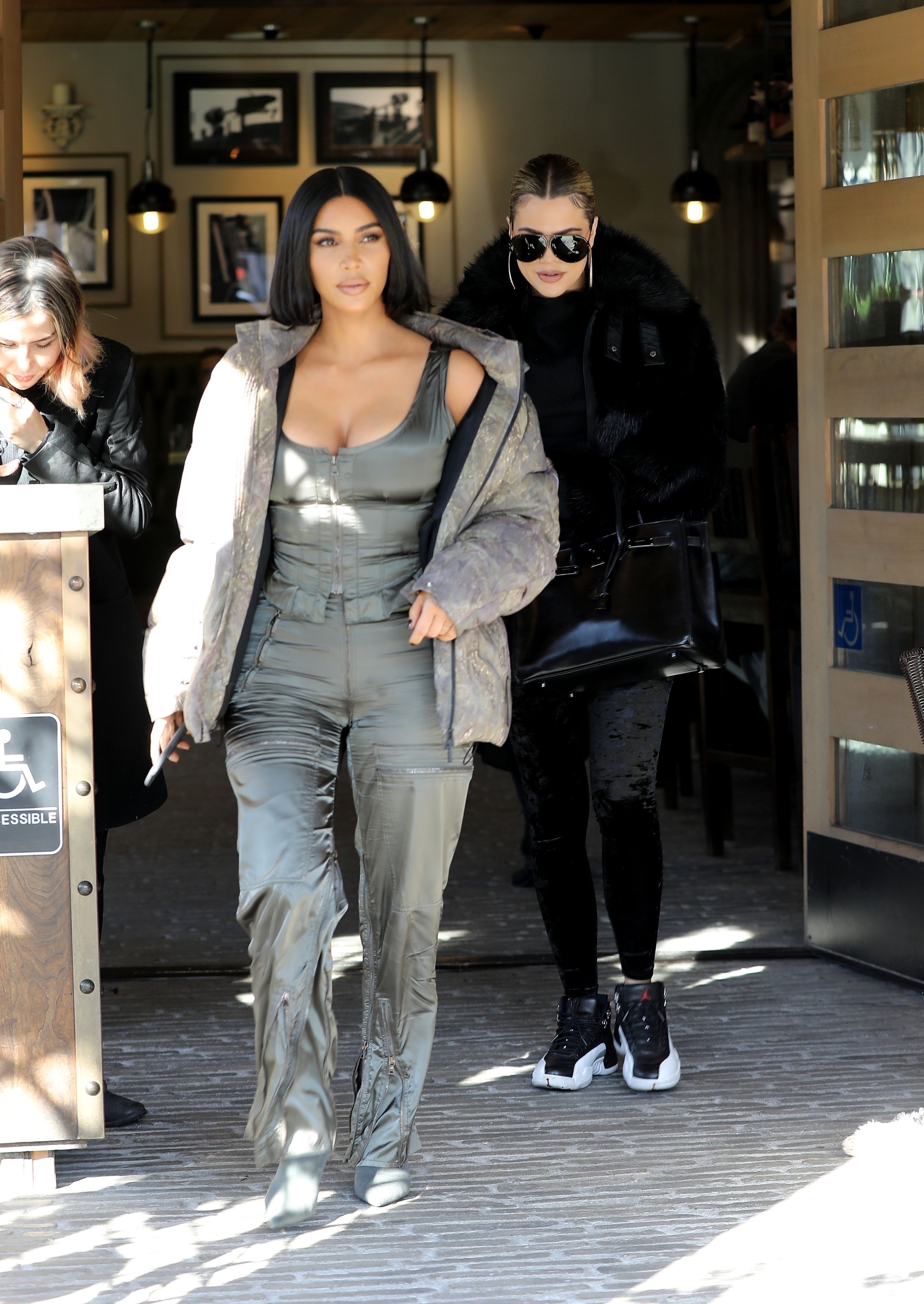 Access_Kardashian_03.jpg