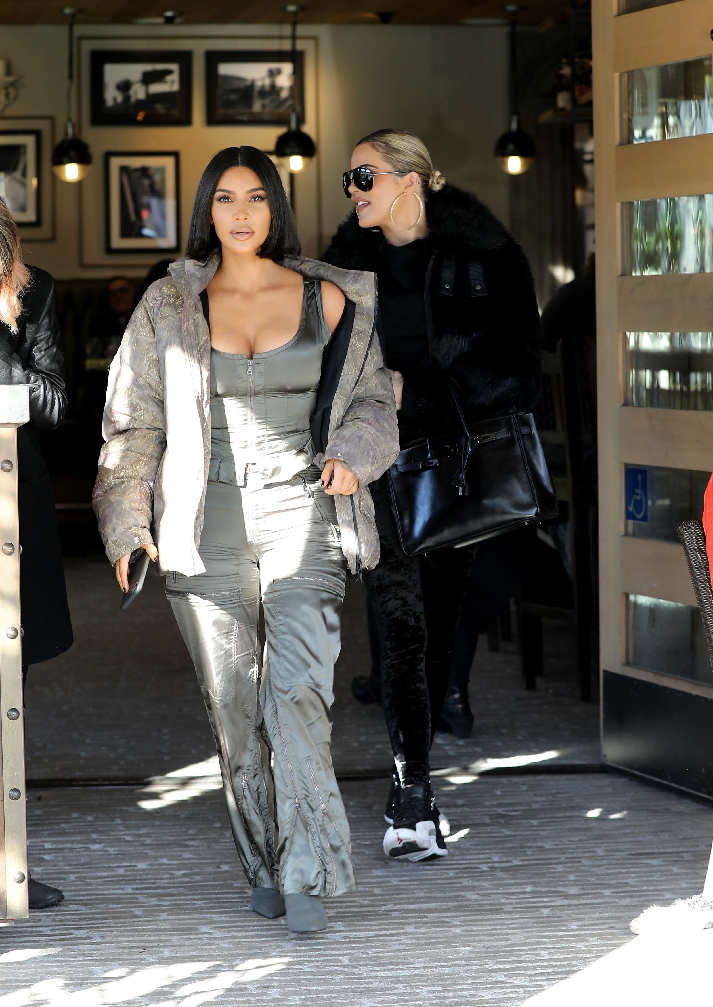 Access_Kardashian_07.jpg
