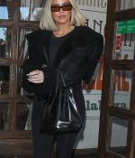 Access_Kardashian_03.jpg