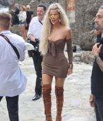 Access_Kardashian_25~0.jpg