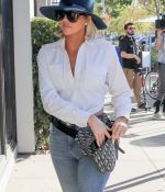 Access_Kardashian_01.jpg