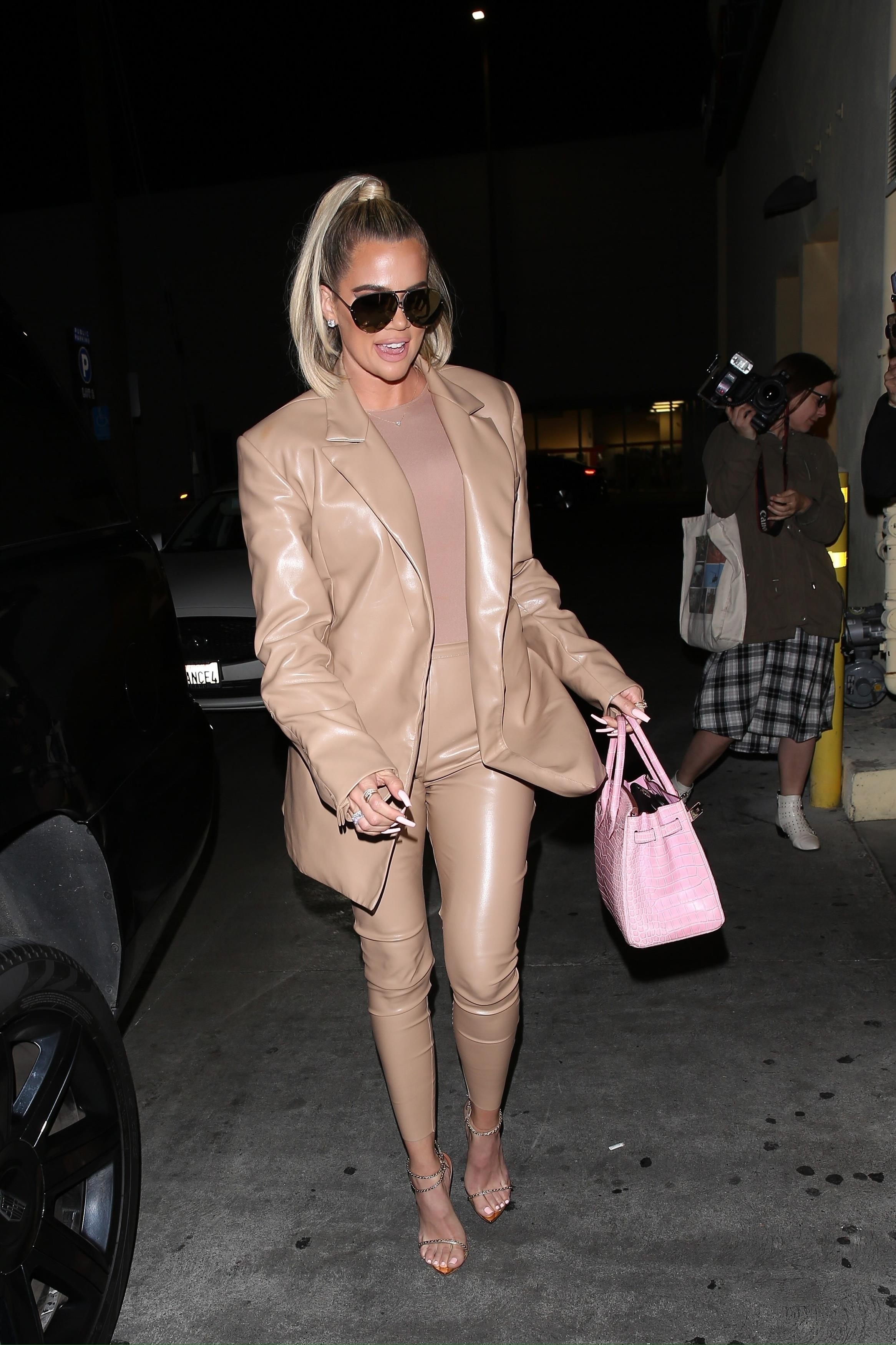 Access_Kardashian_05.jpg