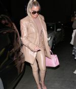 Access_Kardashian_07.jpg