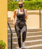 Access_Kardashian_08.jpg