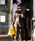 Access_Kardashian_04.jpg