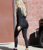 Access_Kardashian_07.jpg