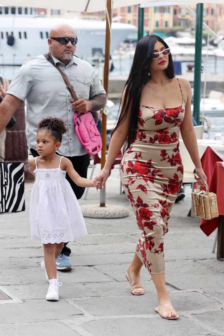 Access_Kardashian_001.jpg