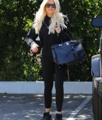 Access_Kardashian_03.jpg