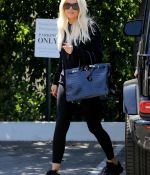 Access_Kardashian_05.jpg