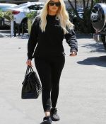 Access_Kardashian_09.jpg