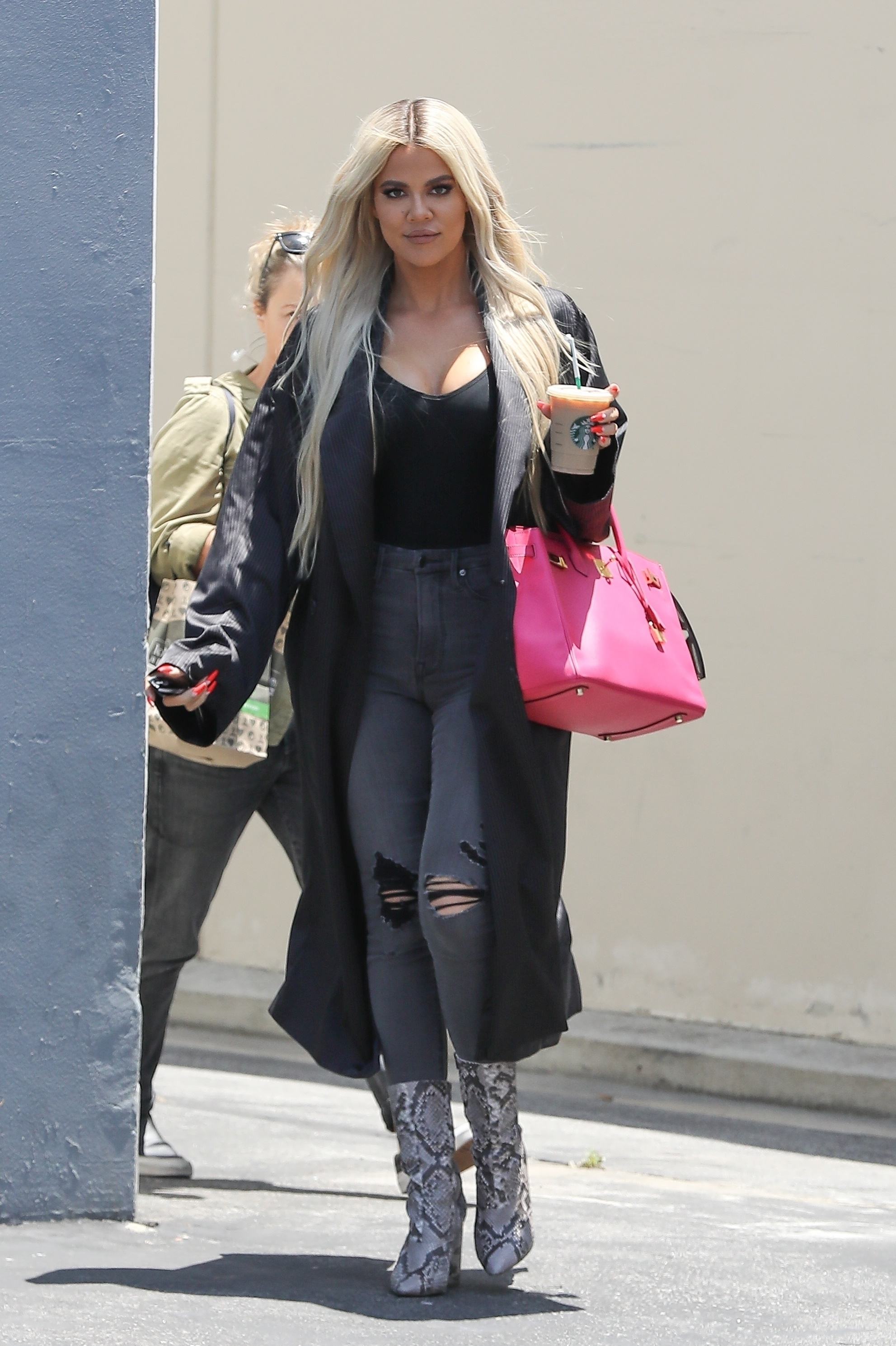 Access_Kardashian_03.jpg