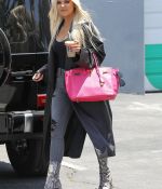 Access_Kardashian_02.jpg