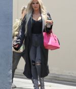 Access_Kardashian_03.jpg