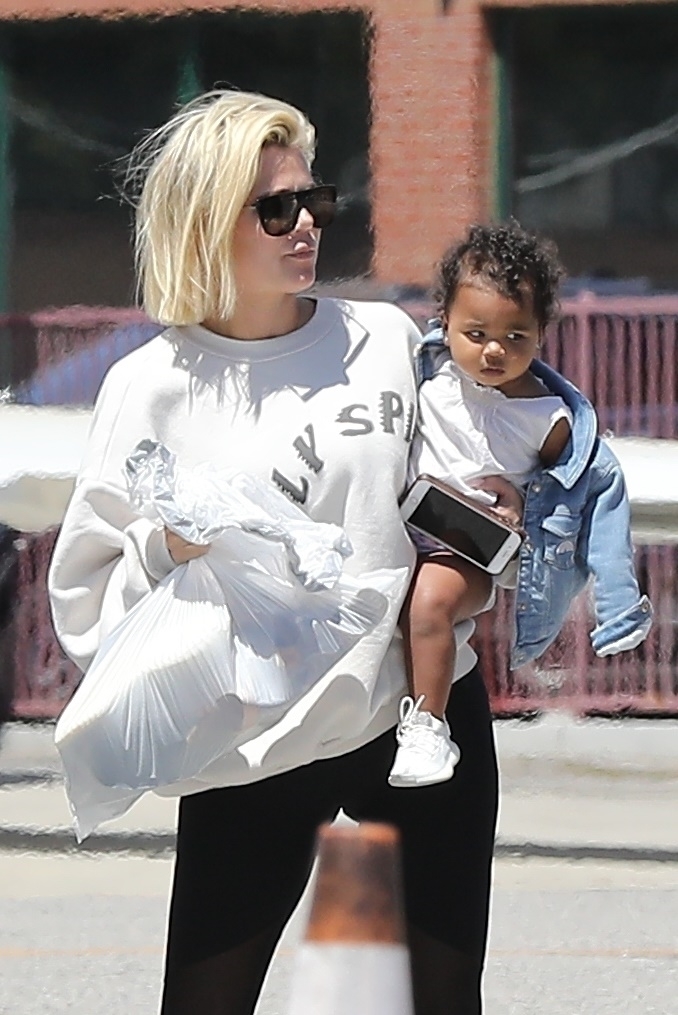 Access_Kardashian_06.jpg