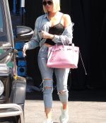 Access_Kardashian_05.jpg