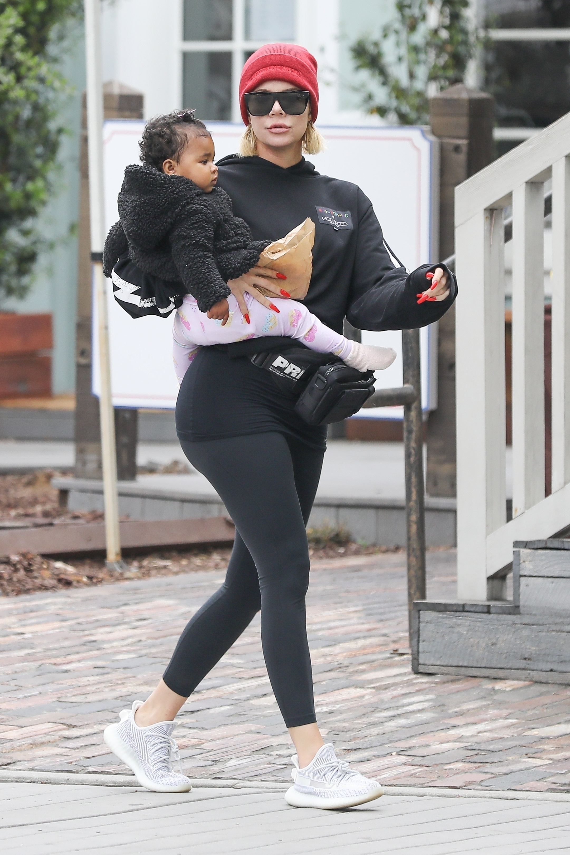 Access_Kardashian_02.jpg