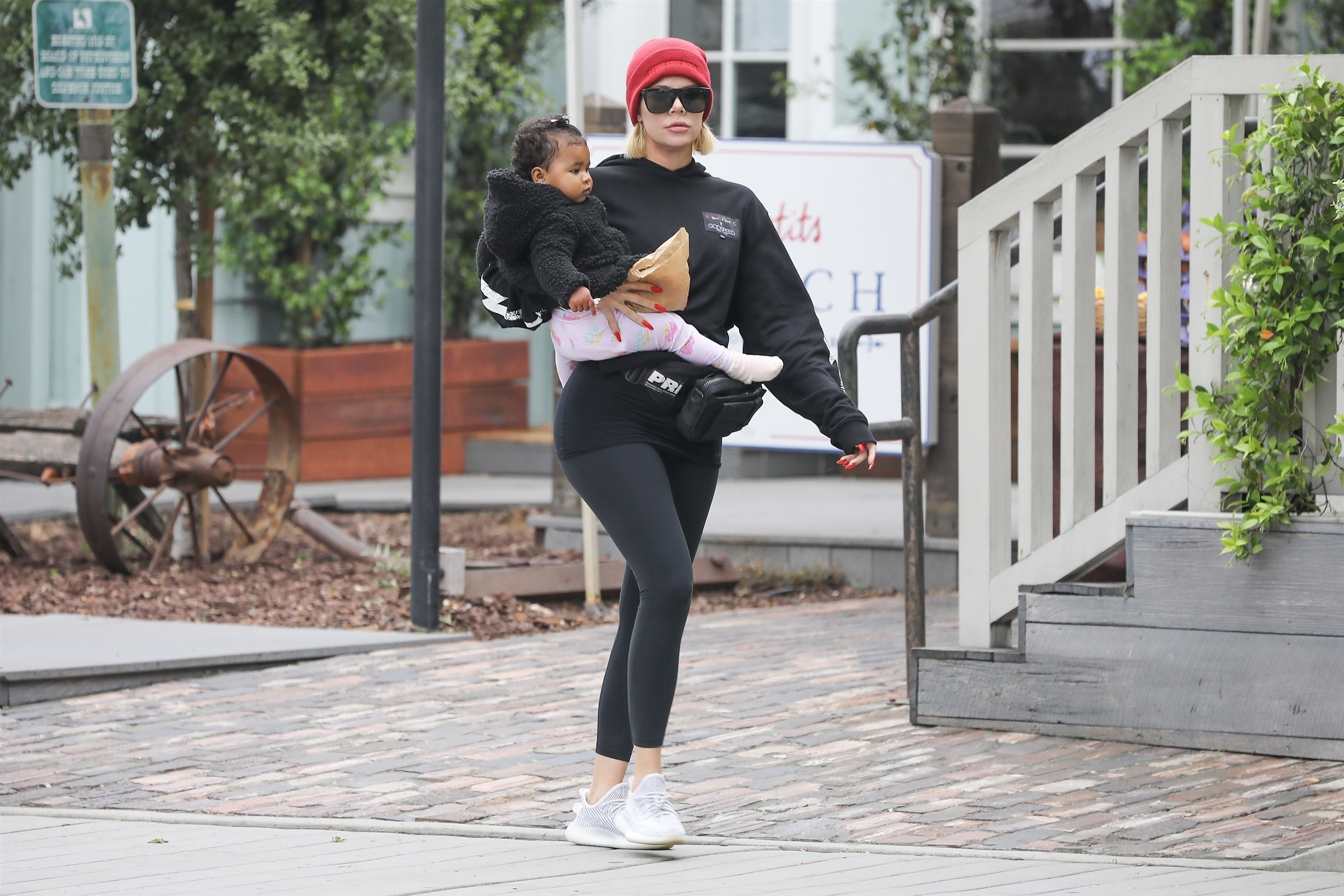 Access_Kardashian_04.jpg