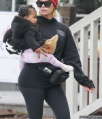 Access_Kardashian_07.jpg