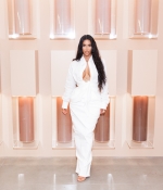 Access_Kardashian_003.jpg