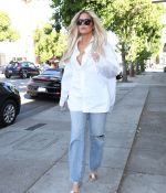 Access_Kardashian_03.jpg