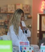 Access_Kardashian_04.jpg