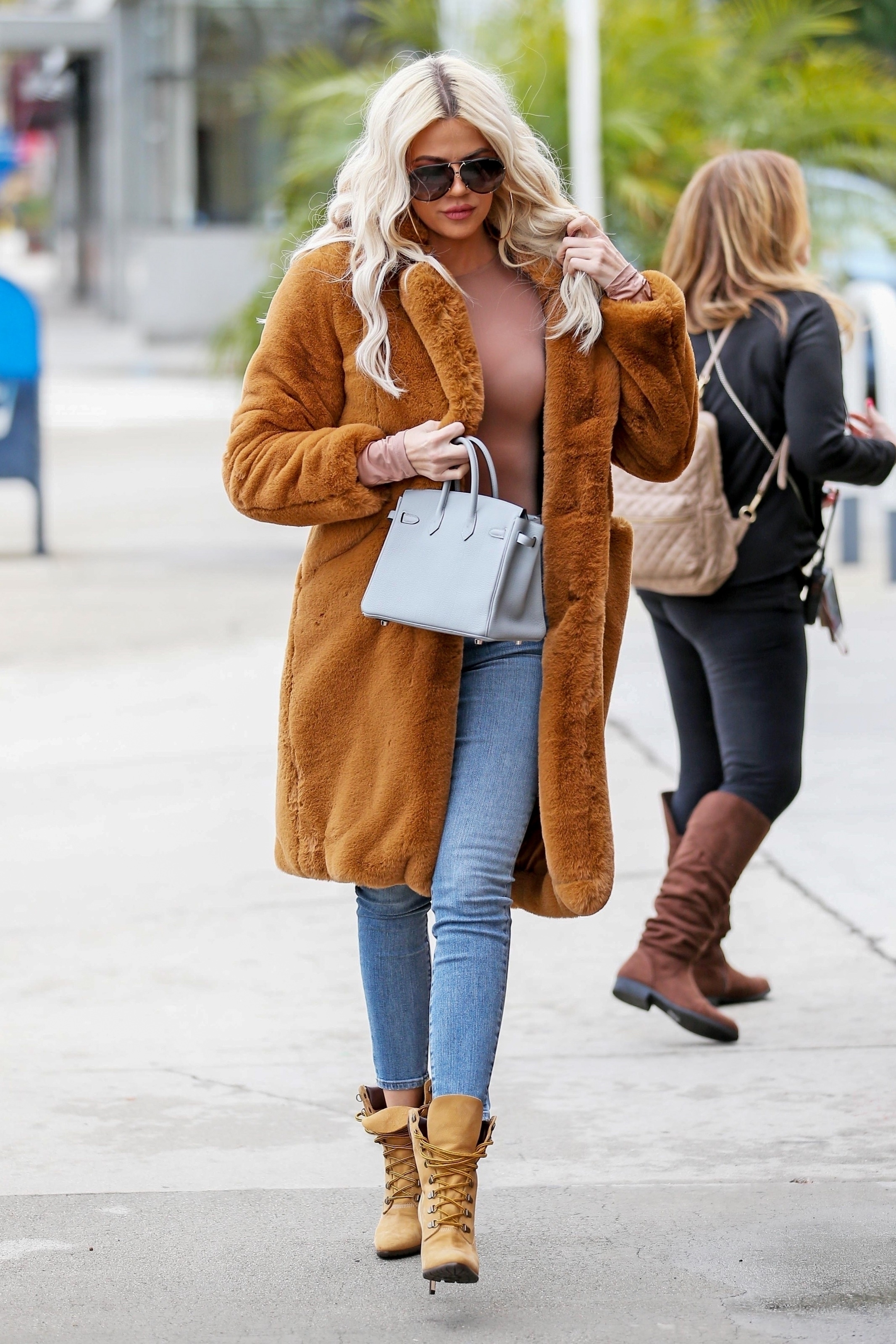 Access_Kardashian_05.jpg