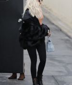 Access_Kardashian_02.jpg