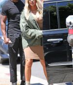 Access_Kardashian_03.jpg