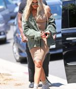 Access_Kardashian_04.jpg